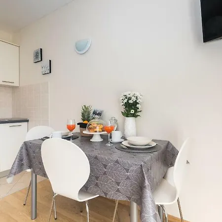 Apartment Maja *