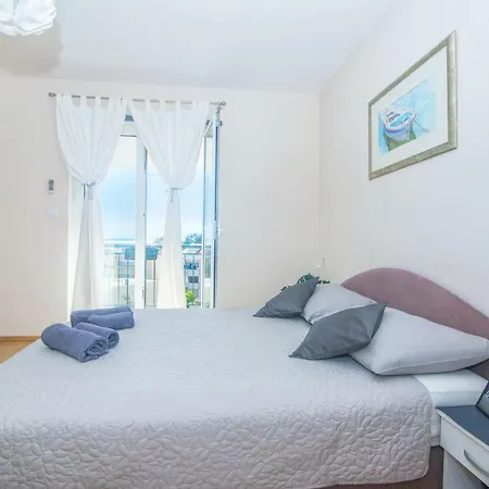 Apartment Maja *