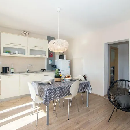 Apartment Maja *
