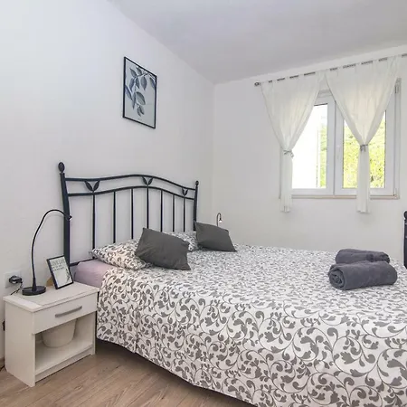 Maja Apartment Podgora (Split-Dalmatia)