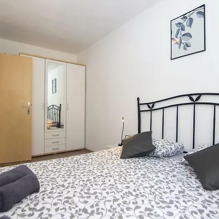 Apartment Maja