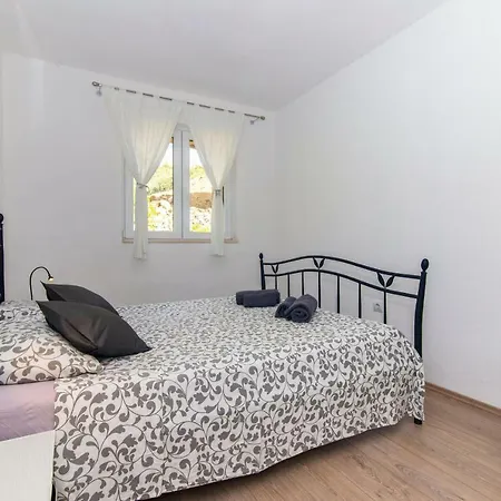 Apartment Maja *
